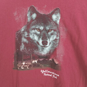 Vintage T-Shirt Unisex Yellowstone National Forest Wolf Pack Shirt XL